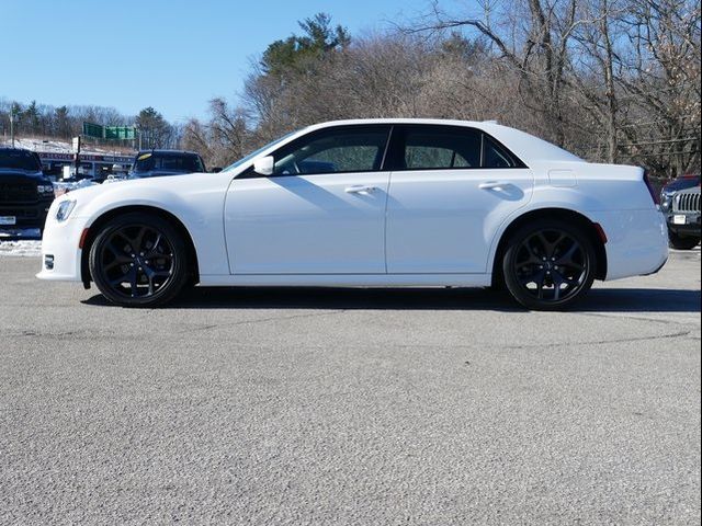 2022 Chrysler 300 Touring L