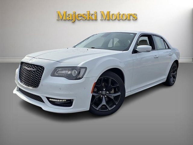 2022 Chrysler 300 300 Touring L