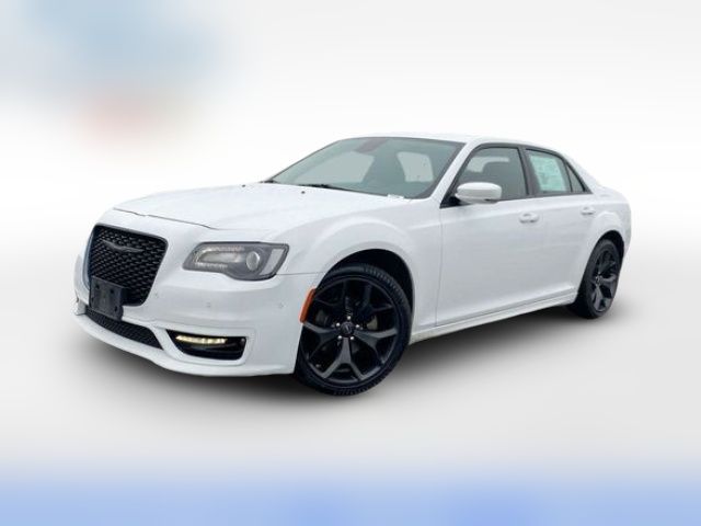 2022 Chrysler 300 300 Touring L