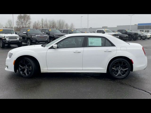 2022 Chrysler 300 300 Touring L