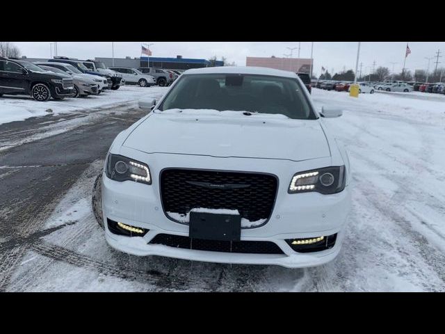 2022 Chrysler 300 300 Touring L