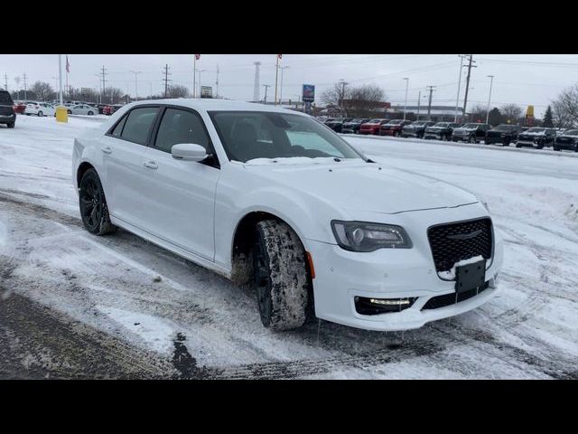 2022 Chrysler 300 300 Touring L