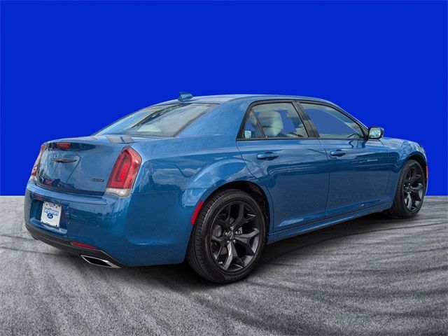 2022 Chrysler 300 Touring L