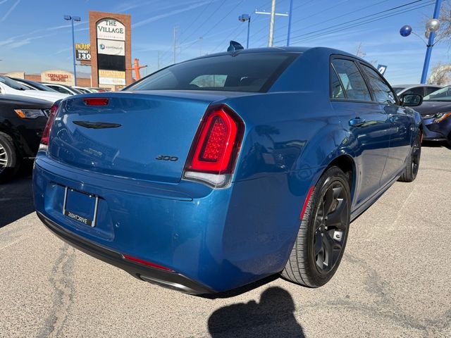 2022 Chrysler 300 Touring L