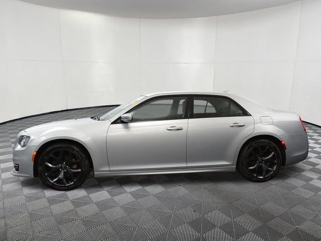 2022 Chrysler 300 Touring L