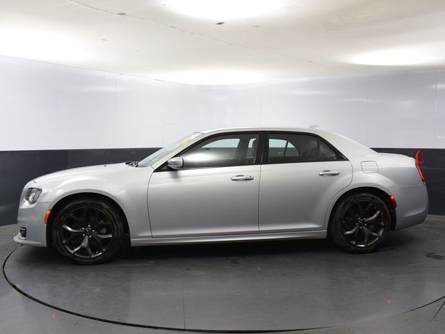 2022 Chrysler 300 Touring L