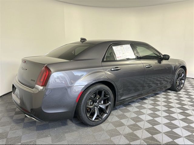 2022 Chrysler 300 Touring L