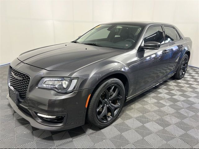 2022 Chrysler 300 Touring L