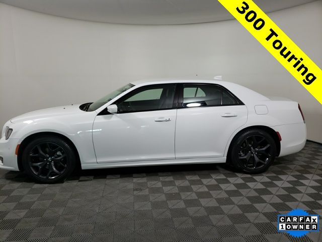 2022 Chrysler 300 Touring L