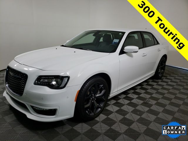 2022 Chrysler 300 Touring L