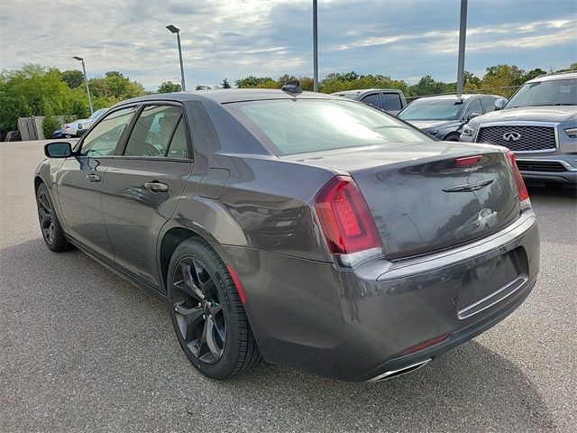 2022 Chrysler 300 Touring L