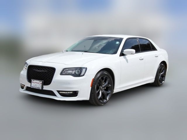 2022 Chrysler 300 Touring L