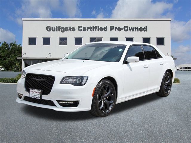 2022 Chrysler 300 Touring L