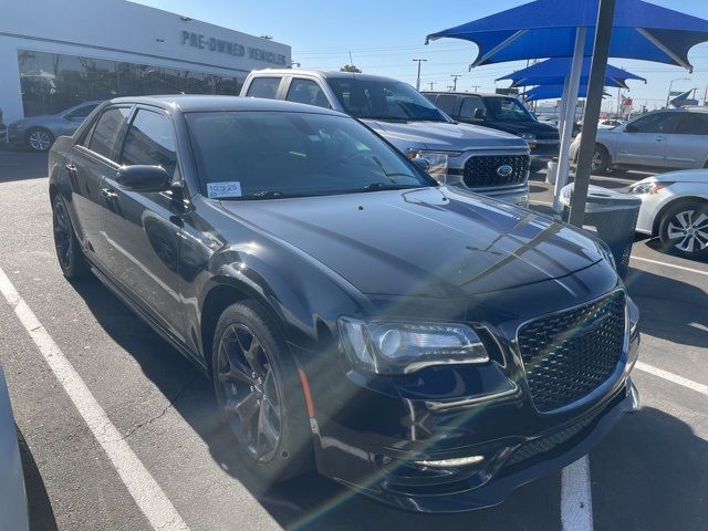 2022 Chrysler 300 Touring L