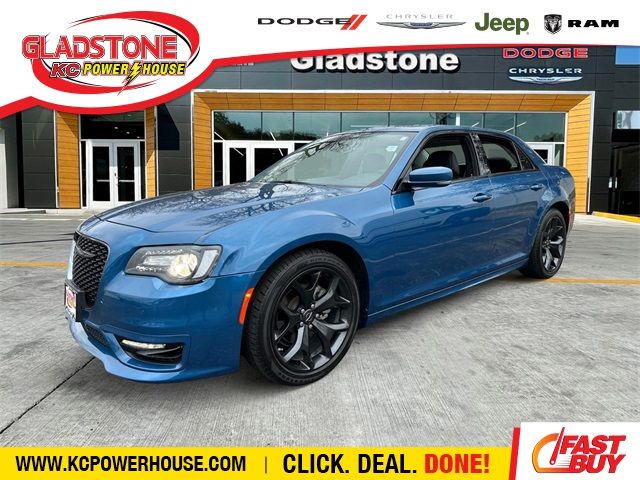 2022 Chrysler 300 Touring L