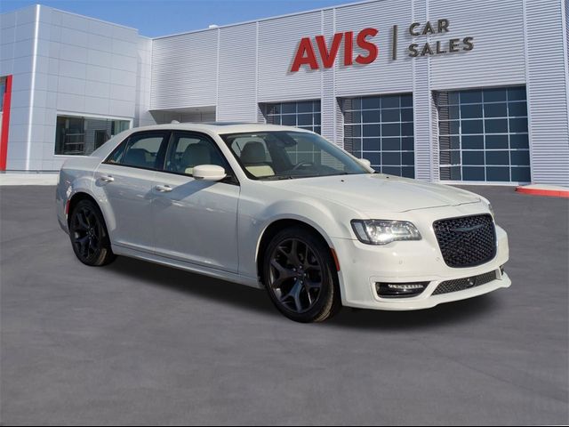 2022 Chrysler 300 Touring L