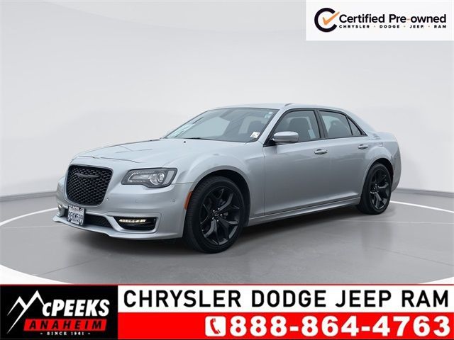 2022 Chrysler 300 Touring L