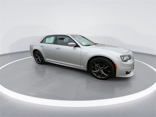 2022 Chrysler 300 Touring L