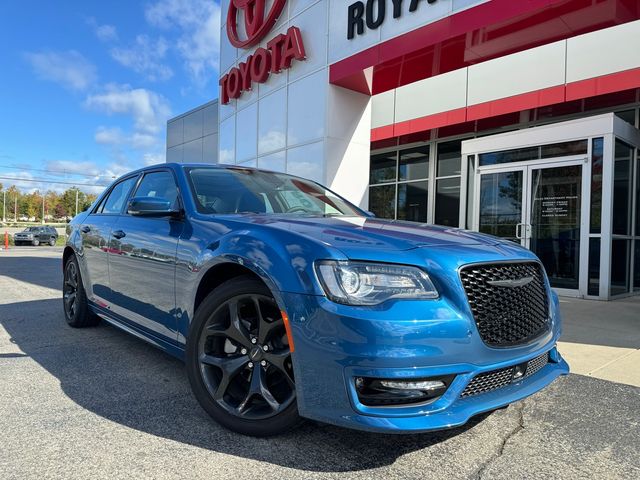 2022 Chrysler 300 Touring L