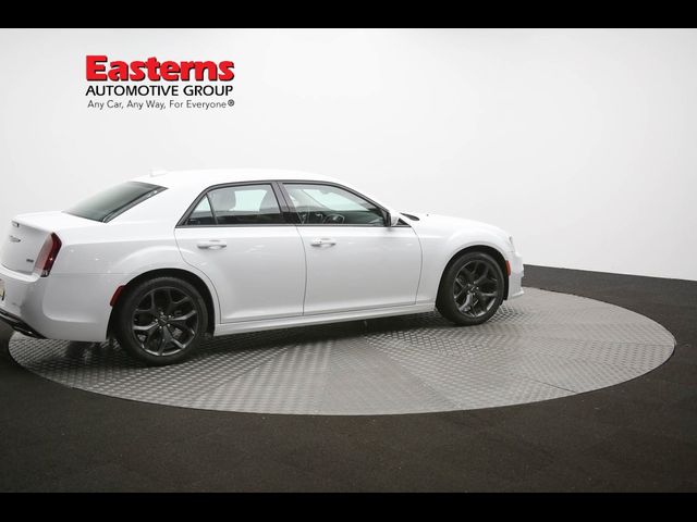 2022 Chrysler 300 Touring L