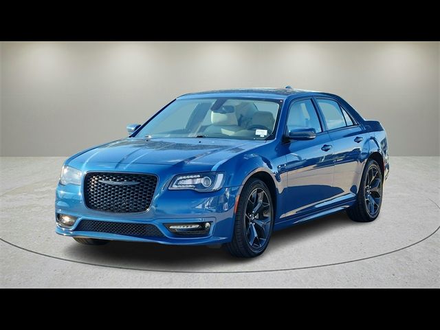 2022 Chrysler 300 Touring L