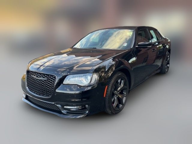 2022 Chrysler 300 Touring L