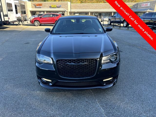 2022 Chrysler 300 Touring L