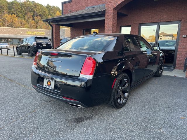 2022 Chrysler 300 Touring L