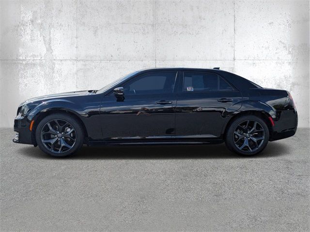 2022 Chrysler 300 Touring L