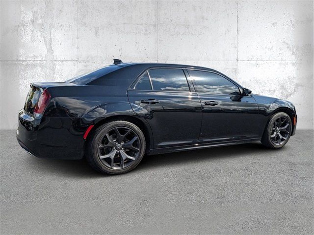 2022 Chrysler 300 Touring L