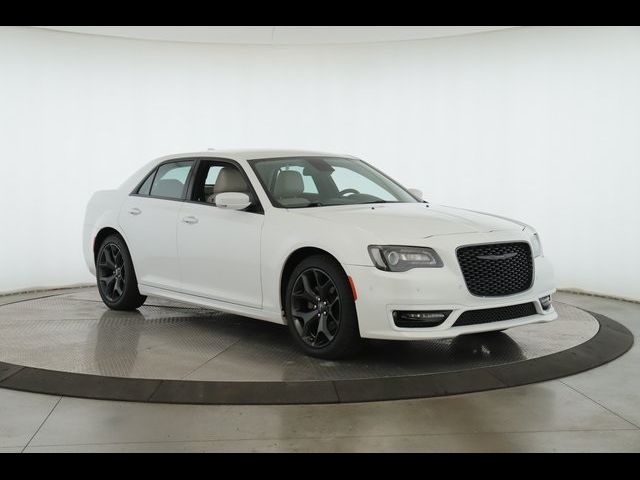 2022 Chrysler 300 300 Touring L