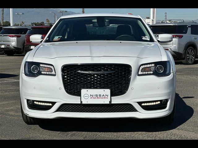 2022 Chrysler 300 Touring L