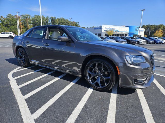 2022 Chrysler 300 Touring L