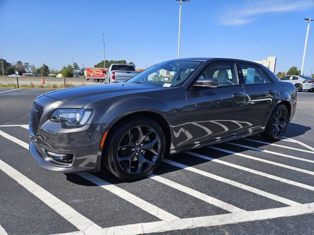 2022 Chrysler 300 Touring L