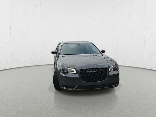 2022 Chrysler 300 Touring