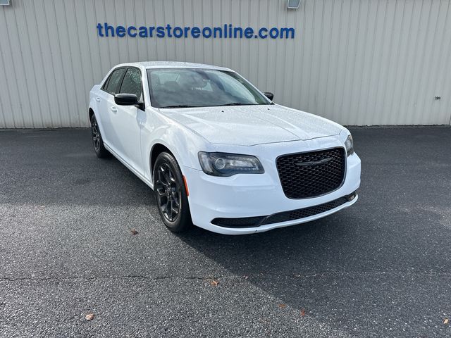 2022 Chrysler 300 Touring