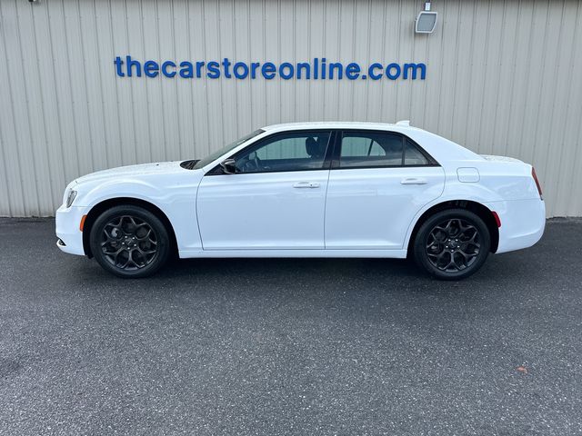 2022 Chrysler 300 Touring