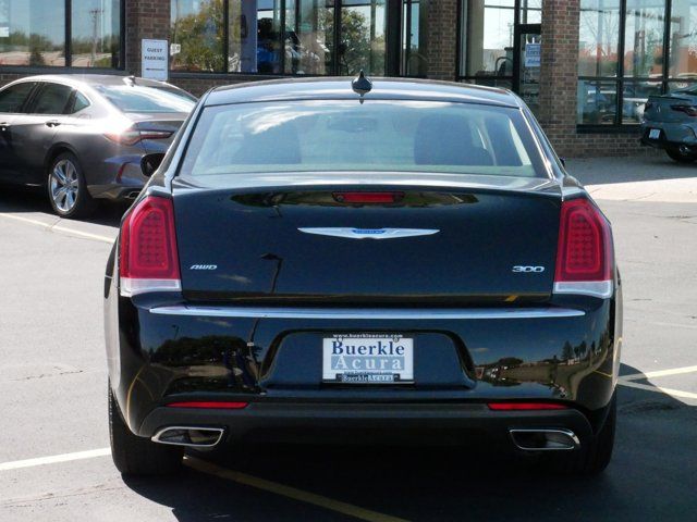 2022 Chrysler 300 Touring