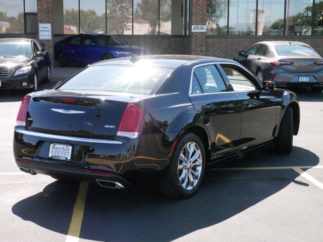 2022 Chrysler 300 Touring