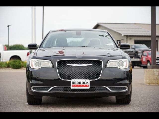 2022 Chrysler 300 Touring
