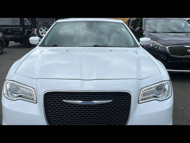 2022 Chrysler 300 Touring