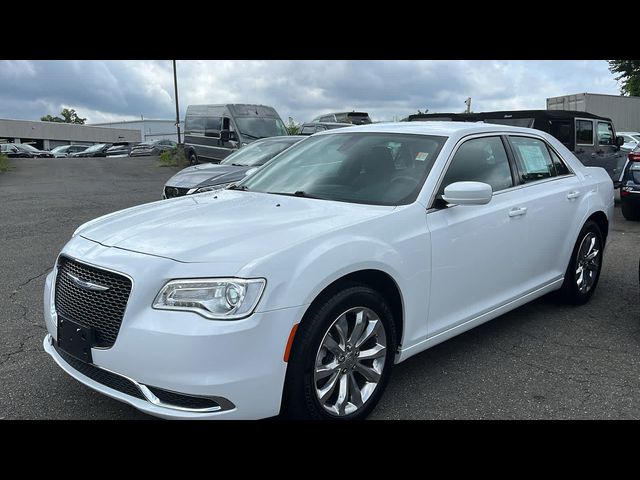 2022 Chrysler 300 Touring