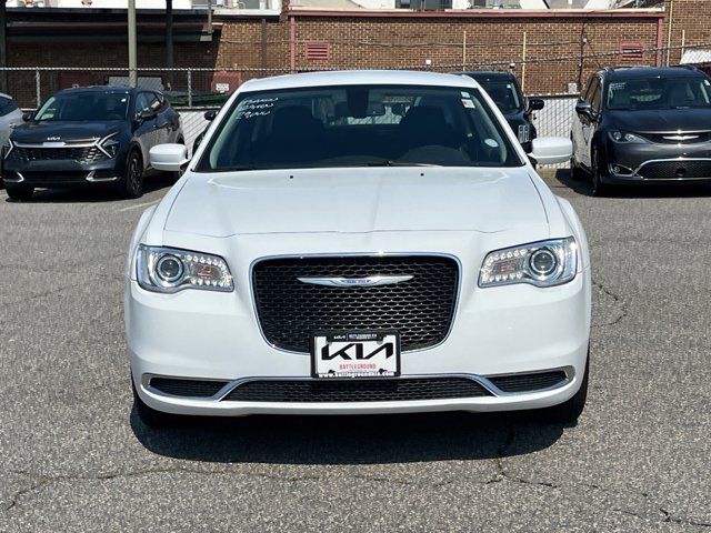 2022 Chrysler 300 Touring