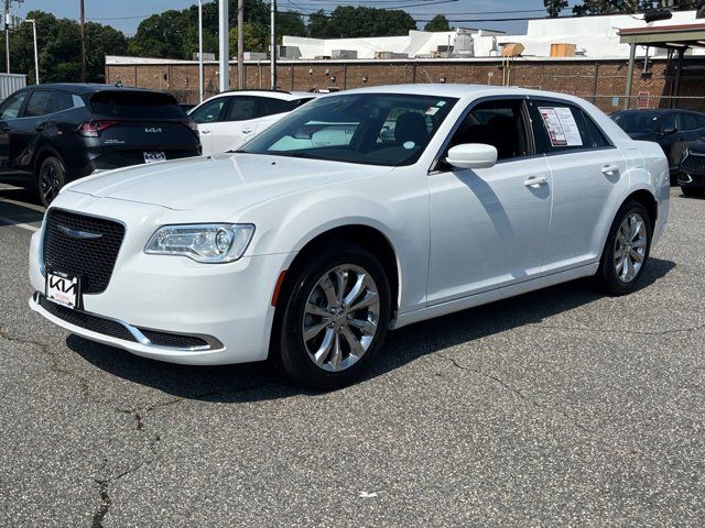 2022 Chrysler 300 Touring