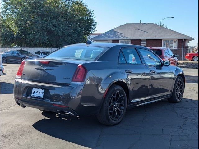 2022 Chrysler 300 Touring L