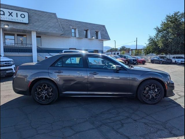 2022 Chrysler 300 Touring L