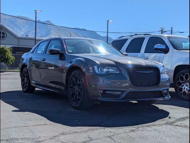 2022 Chrysler 300 Touring L