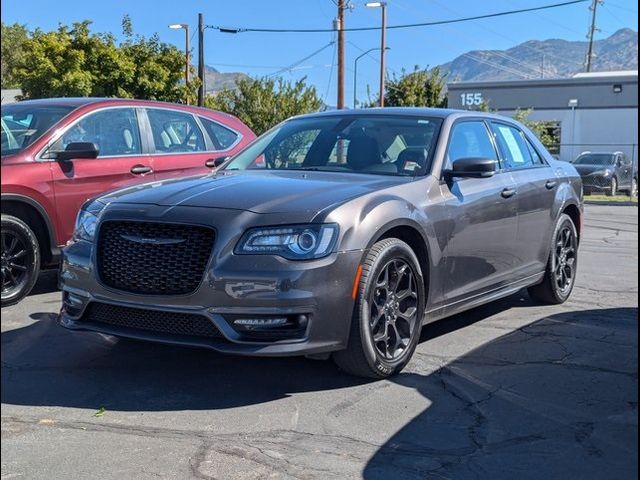 2022 Chrysler 300 Touring L