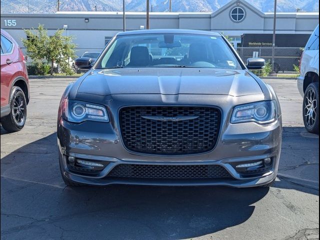 2022 Chrysler 300 Touring L