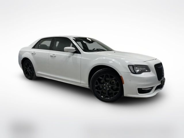 2022 Chrysler 300 300 Touring L